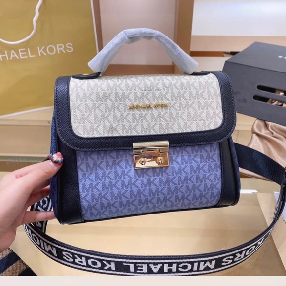 ❌ Sold❌ Michael Kors - Picture 2 of 6